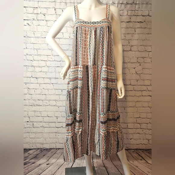 XiRENA Dresses & Skirts - ⭐ Xirena Dylan dress in Henna tattoo print. Adjustable straps size S 100% cotton